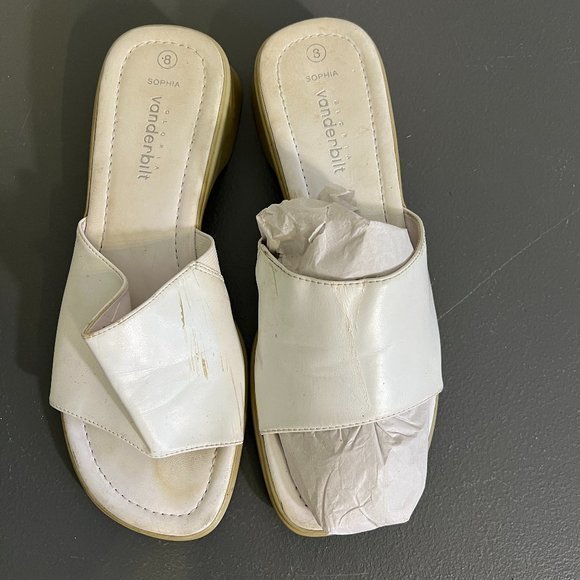 GLORIA VANDERBILT White Slip‎ On Sandals (8) - Picture 2 of 7